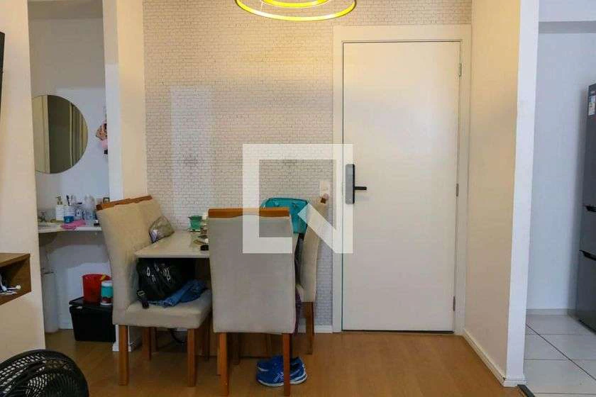 1-bedroom furnished apartment with built-in closets — photo 15