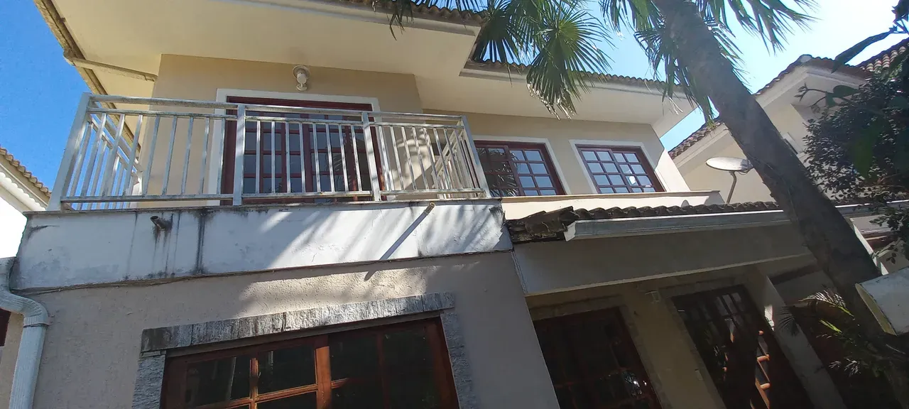 Unfurnished house with a closed kitchen and gas stove — photo 3