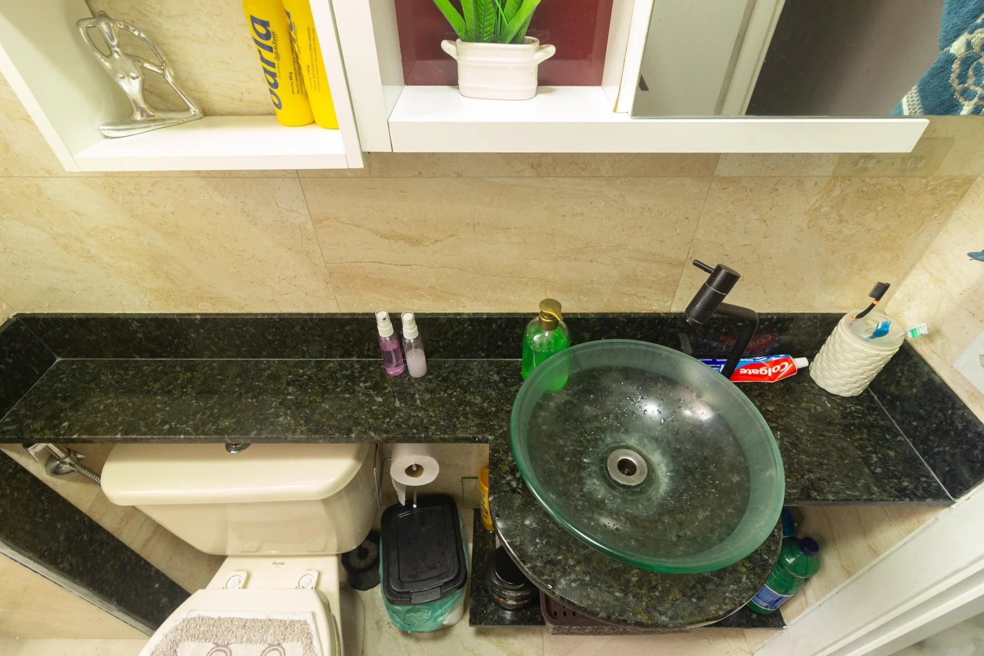 Furnished 2-bedroom apartment with 1 bathroom and parking — photo 2