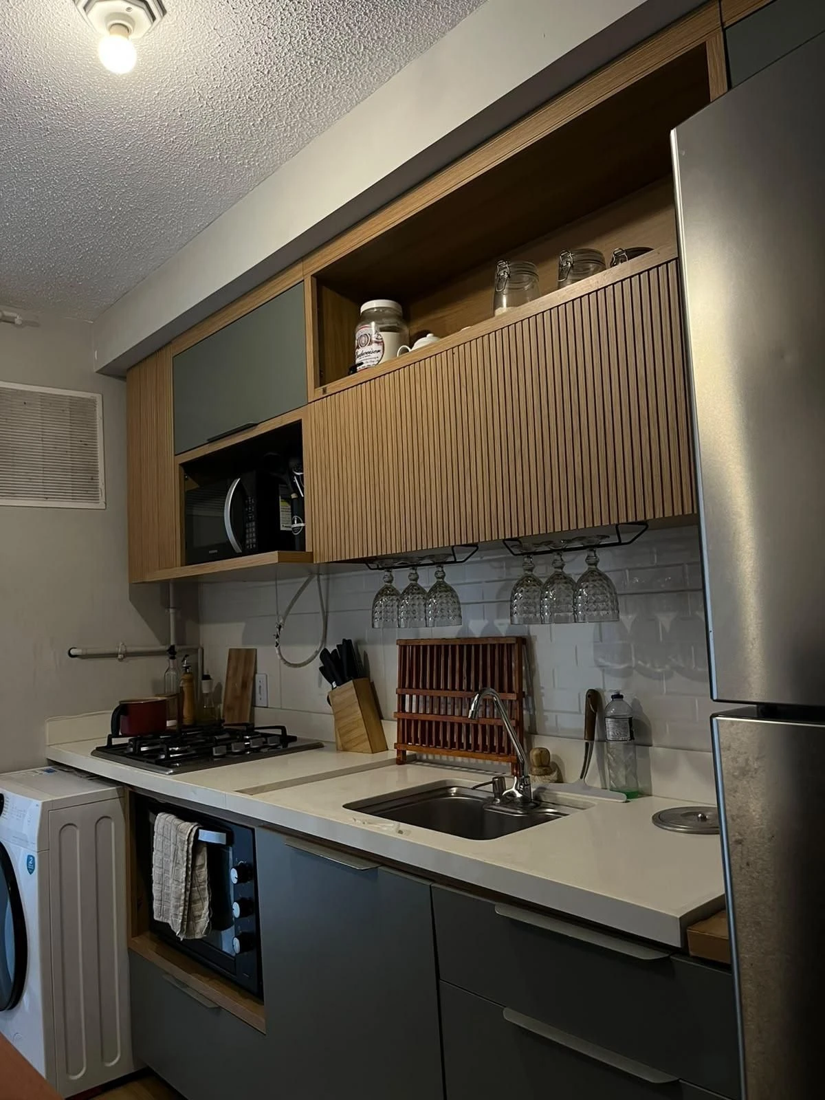 2-bedroom apartment in a building with a gym — photo 16