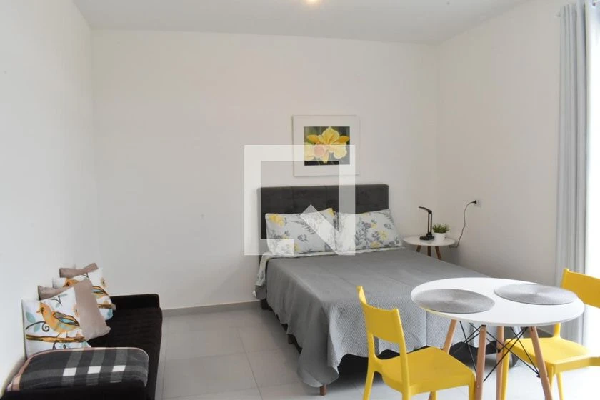 Furnished 1-bedroom apartment with 1 bathroom, no parking — photo 3