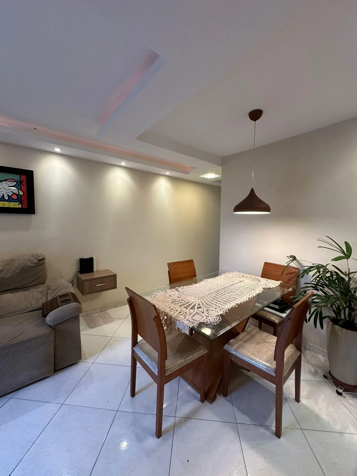 Furnished apartment with 3 bedrooms and 1 bathroom — photo 22