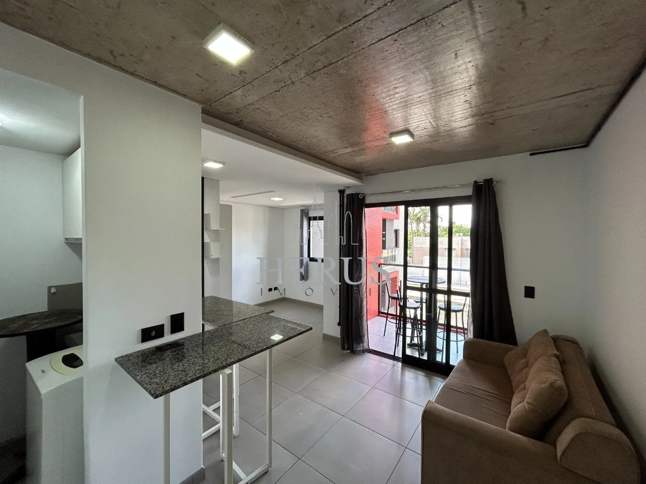 1-bedroom apartment with open-plan kitchen and 42 m² — photo 2