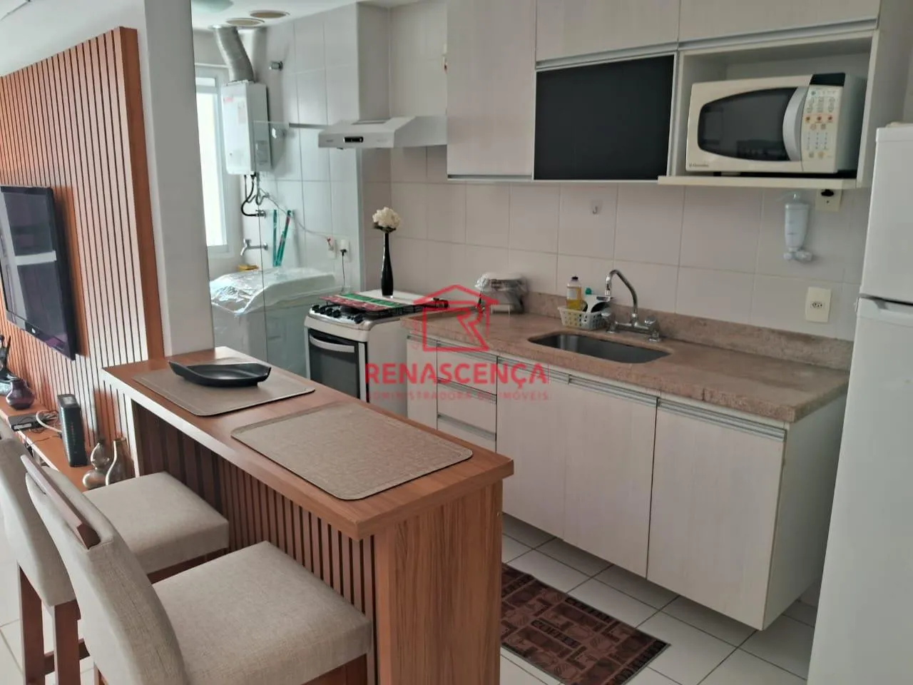 2-bedroom apartment in a building with a tennis court — photo 7