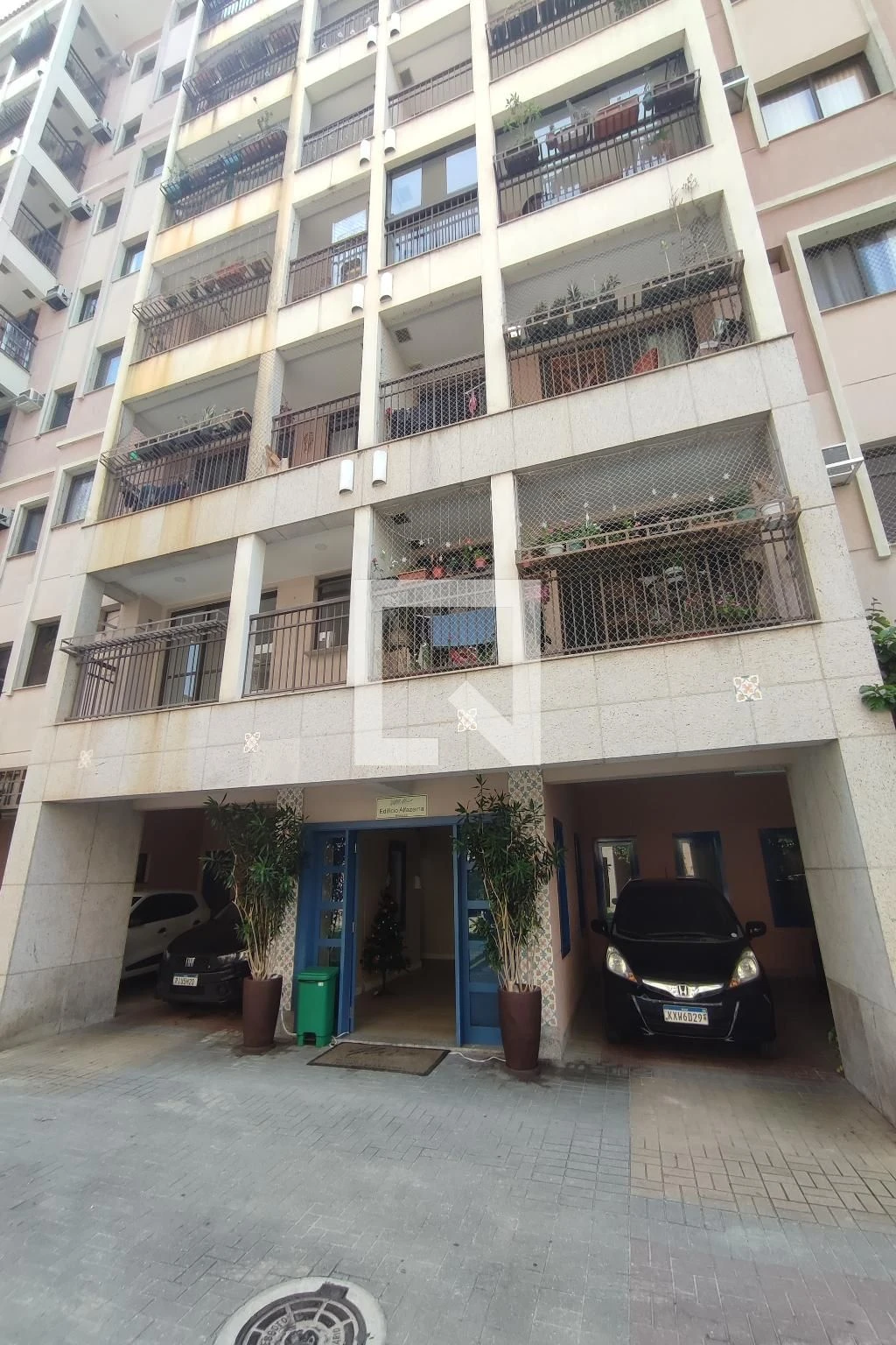 Apartamento de 89 m² com janelas do piso ao teto e closet — photo 38