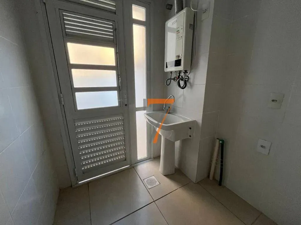 3-bedroom apartment with private garden and 337 m² — photo 14