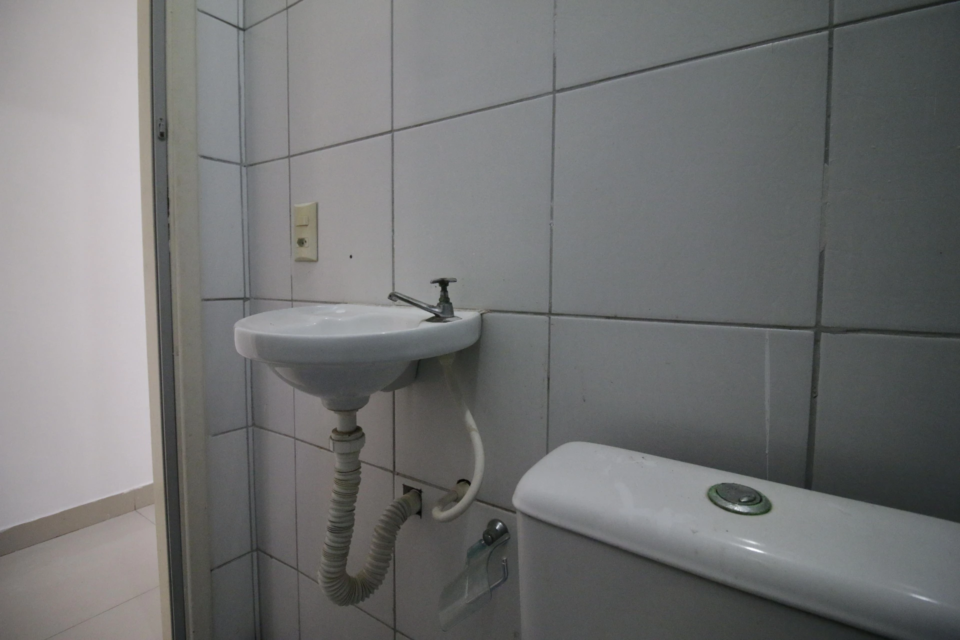 Casa sem mobília com 2 quartos e varanda — photo 39
