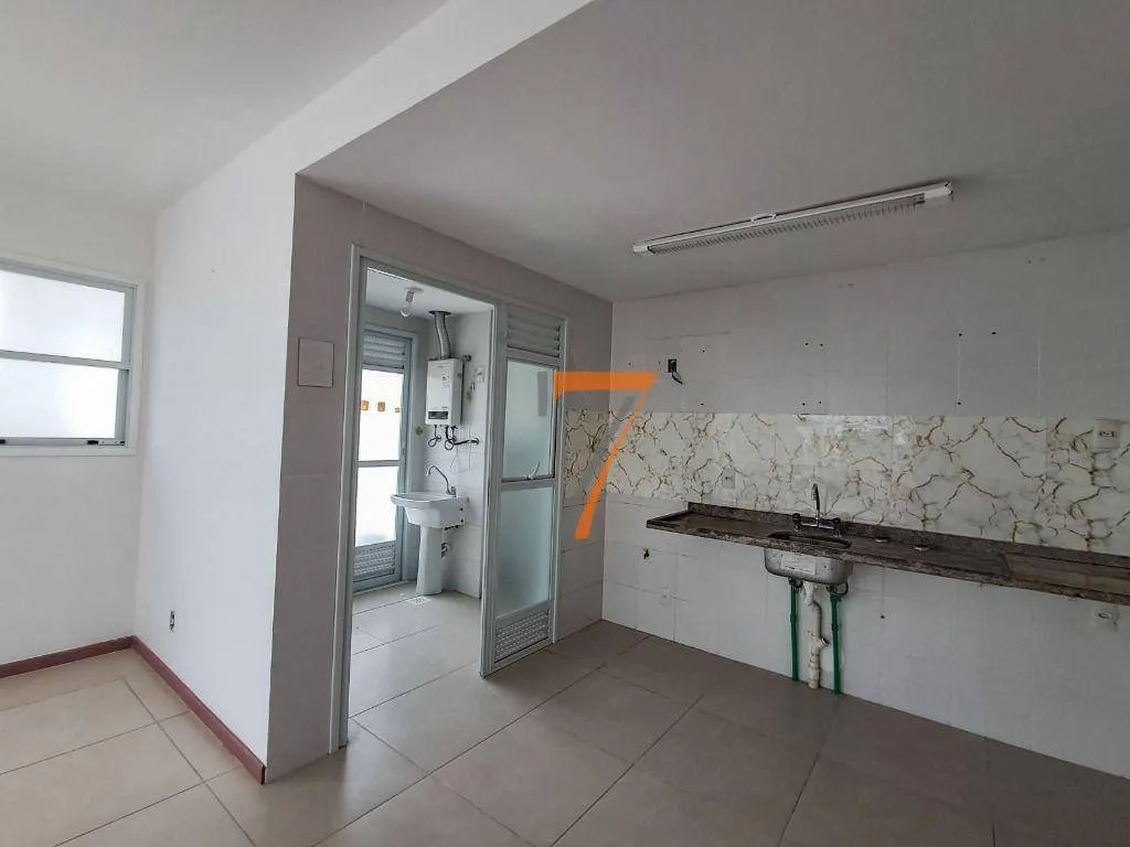 Furnished 230 m² apartment with 3 en-suite bedrooms — photo 2