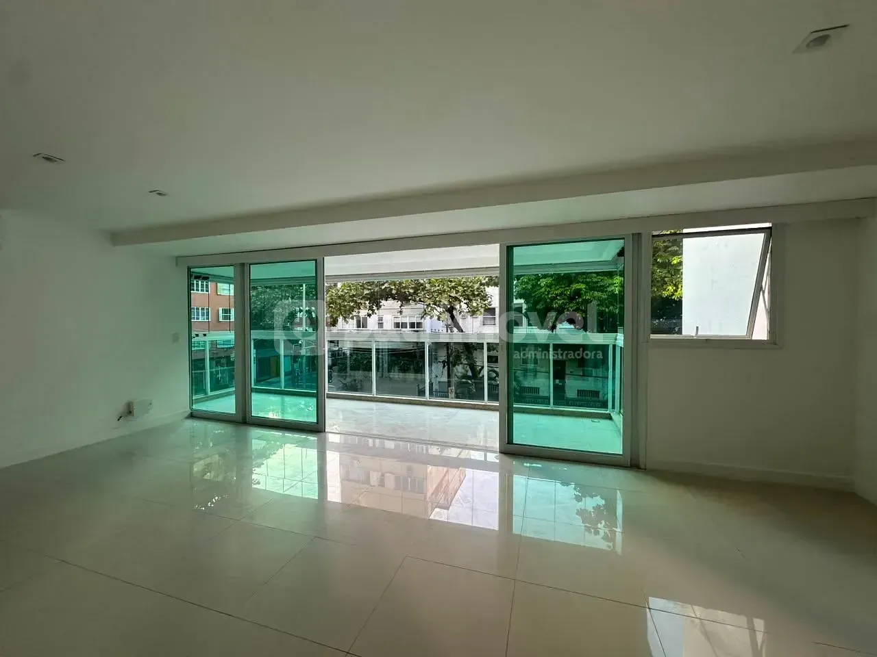 Apartamento para locação com 4 dormitórios e 5 banheiros — photo 3