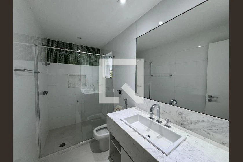 5 quartos e banheira: casa de 1000 m² — photo 33