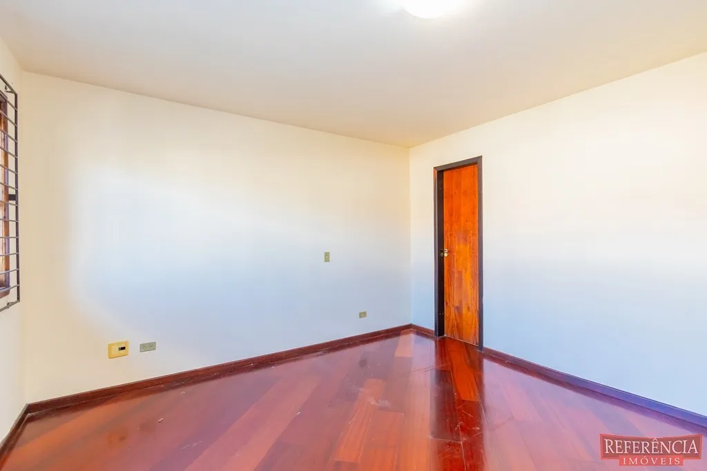 3-bedroom house with a home office — photo 24