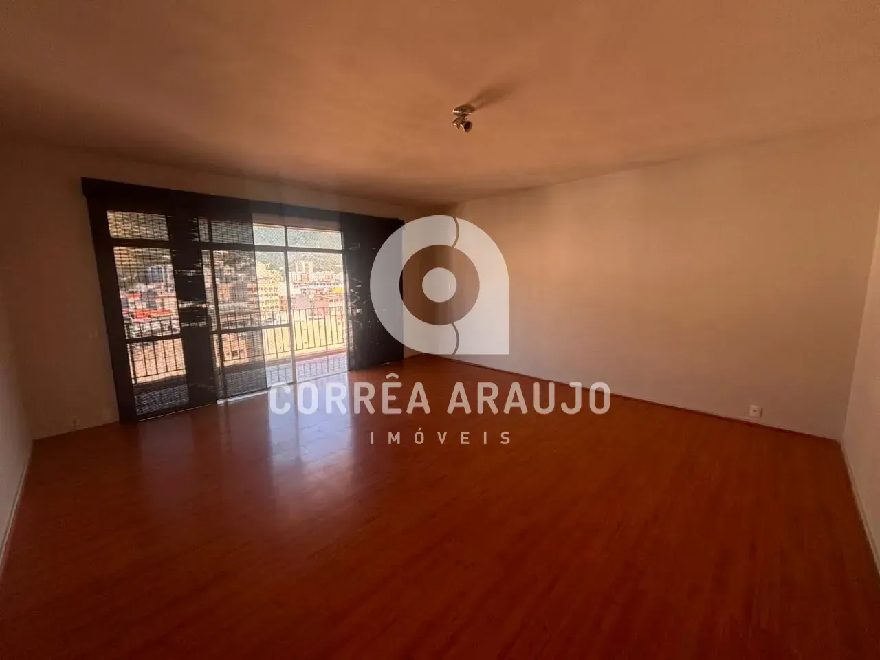 Apartamento de 160 m² com 3 quartos, 2 banheiros e varanda — photo 3