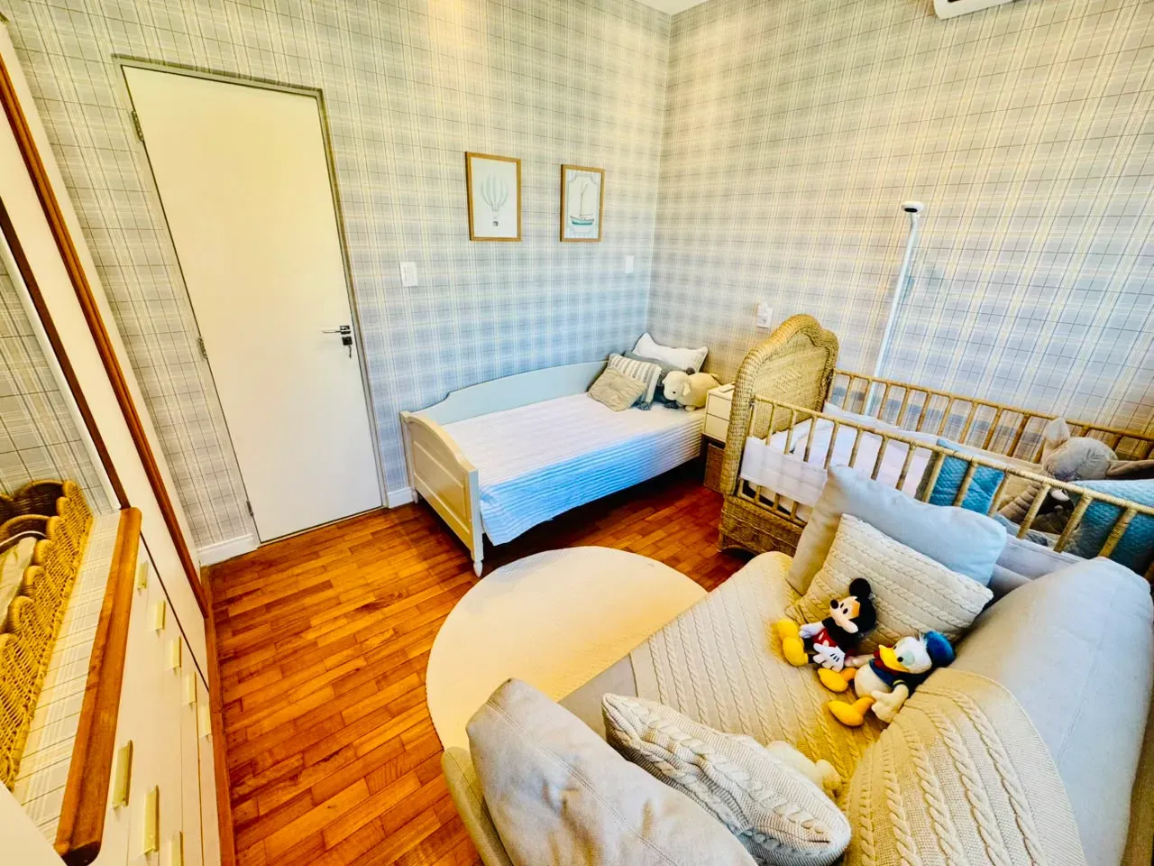 Furnished 3-bedroom apartment with 3 bathrooms — photo 27