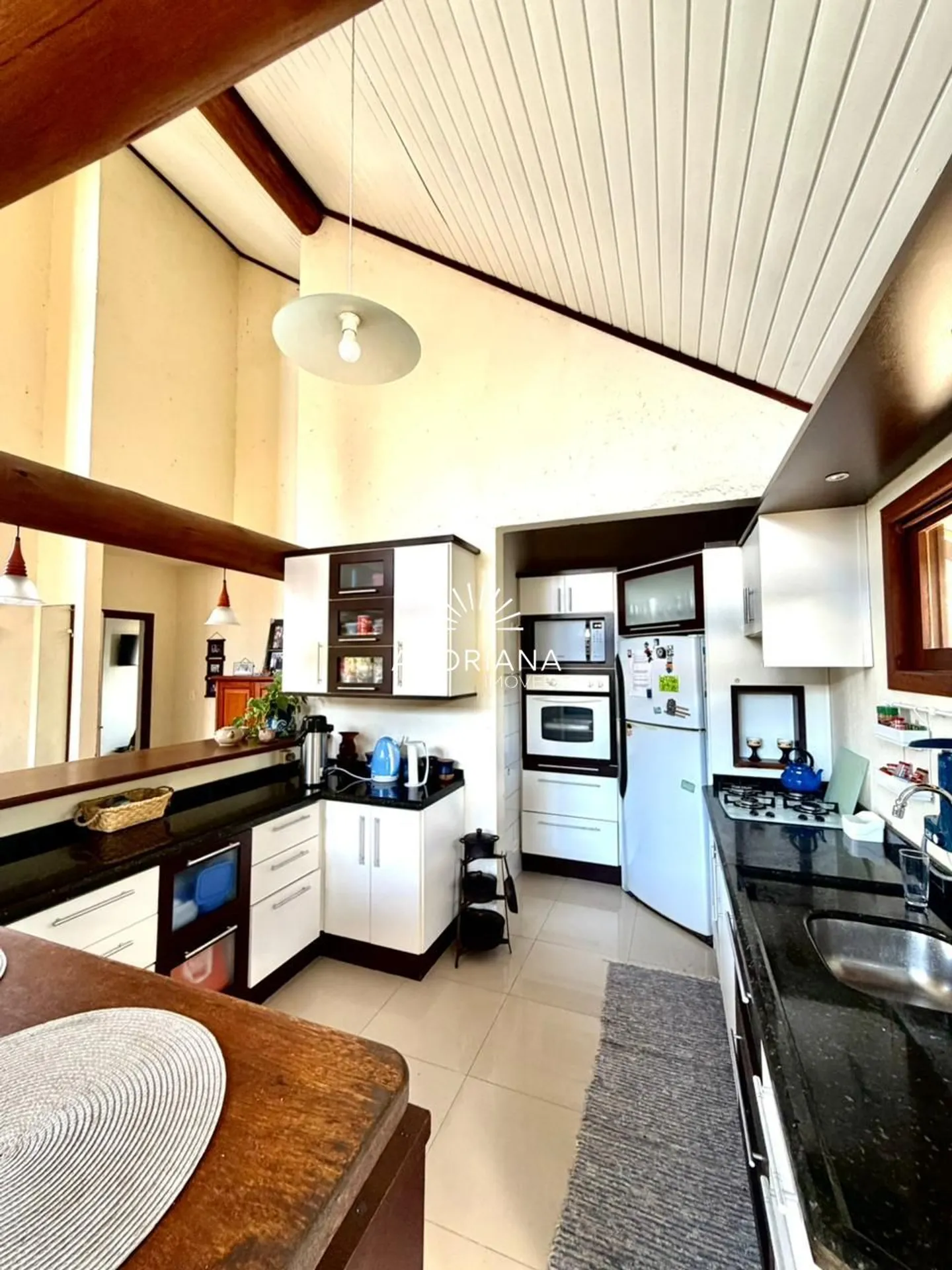 Floor-to-ceiling windows in a 3-bedroom house, 224 m² — photo 20