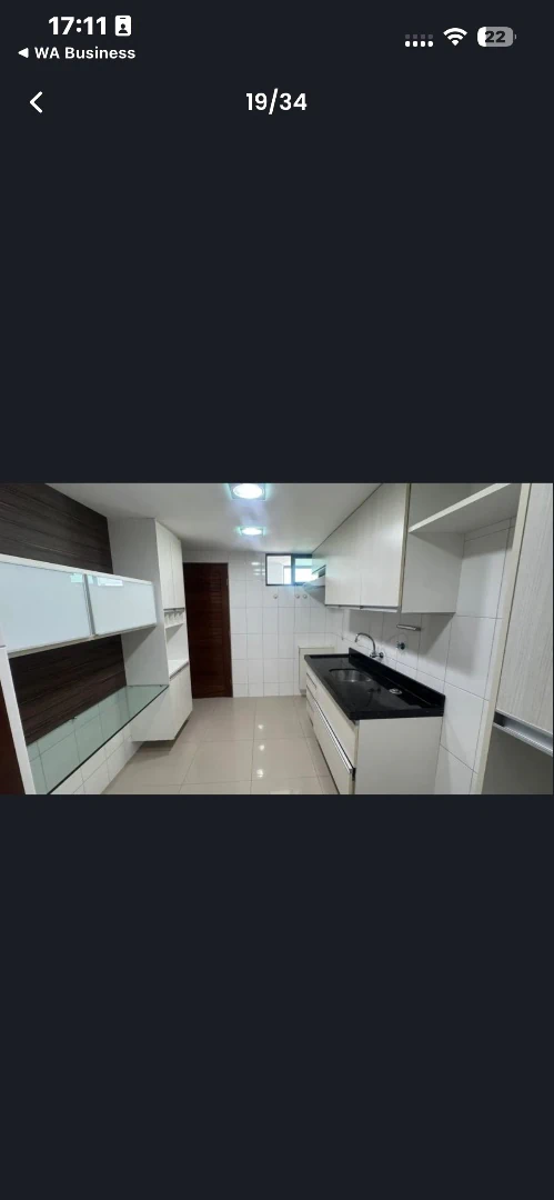 Квартира 70 м² із заскленим балконом та робочим місцем — photo 17