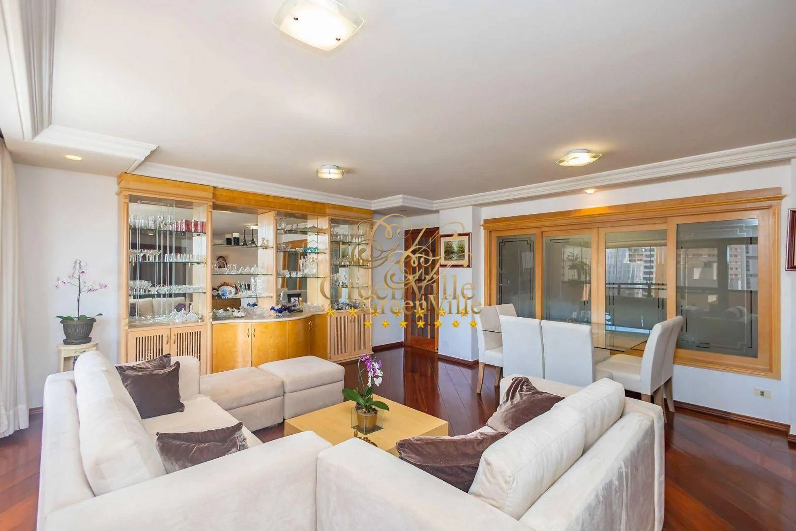 264 m² apartment with 4 bedrooms and 2 suites — photo 11