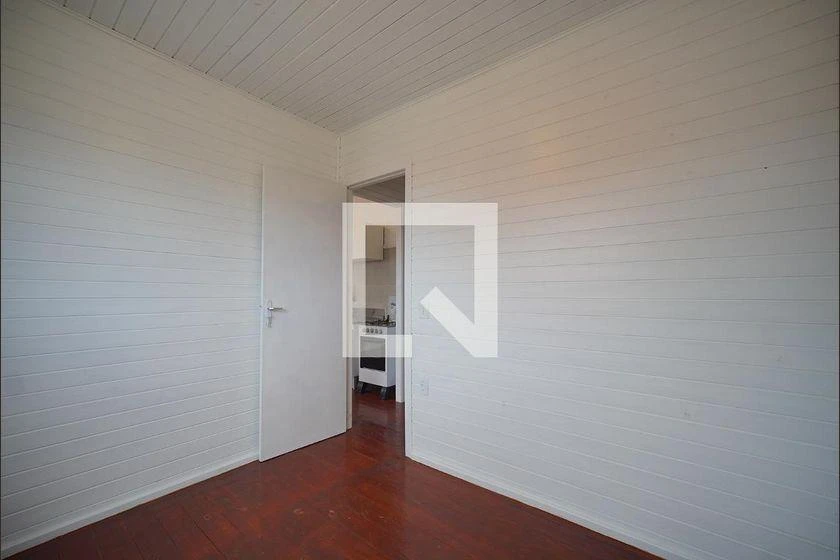 House, 24 m², with wood or laminate floors — photo 13