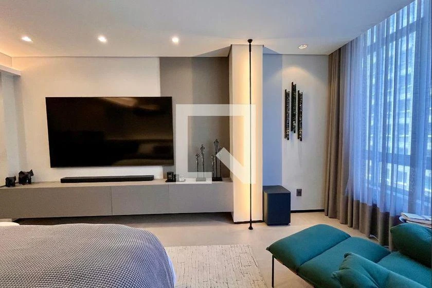 Apartamento de 150 m² com closet e janelas do piso ao teto — photo 23