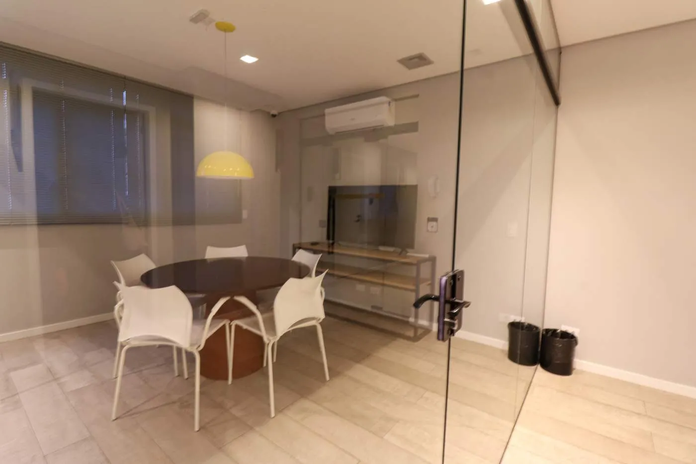 Apartment on the 19th floor with a home office — photo 6
