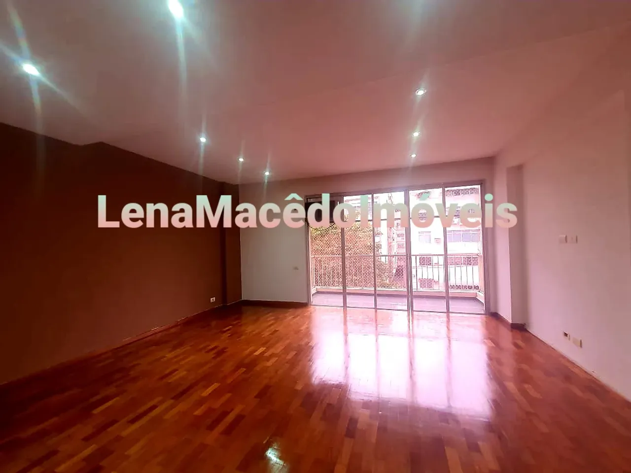 4-bedroom apartment with balcony and 1 parking space — photo 9