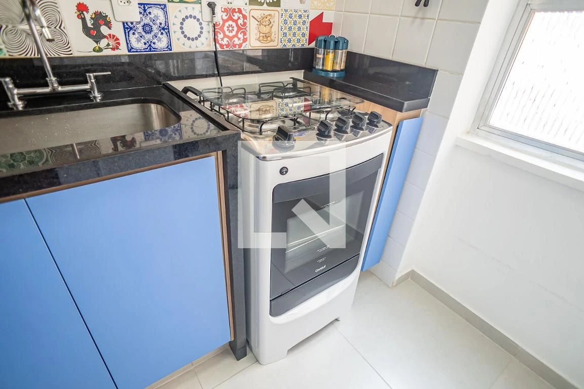 Furnished 2-bedroom apartment with en-suite bathrooms and open kitchen — photo 30
