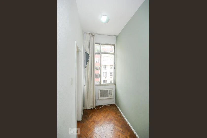 One-bedroom apartment with a washing machine — photo 17