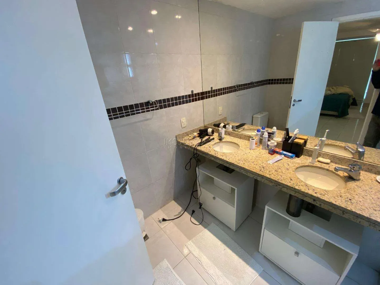 Apartment with 5 bedrooms and 5 bathrooms plus balcony — photo 22