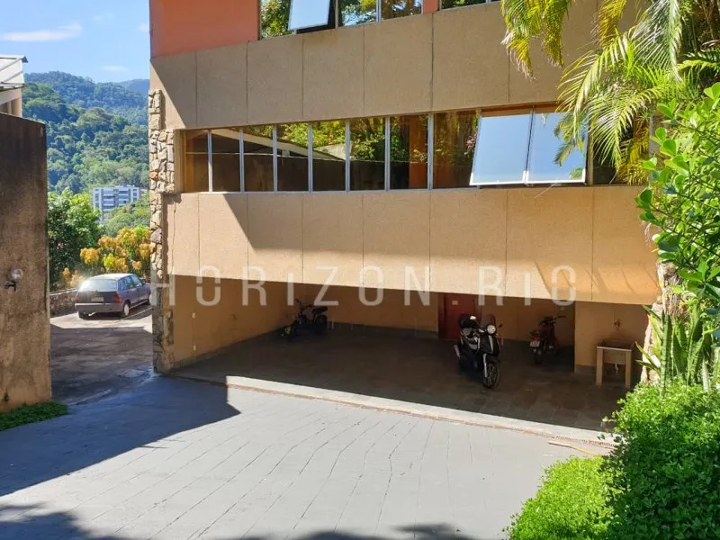 Furnished house, 800 m², with a bathtub — photo 71