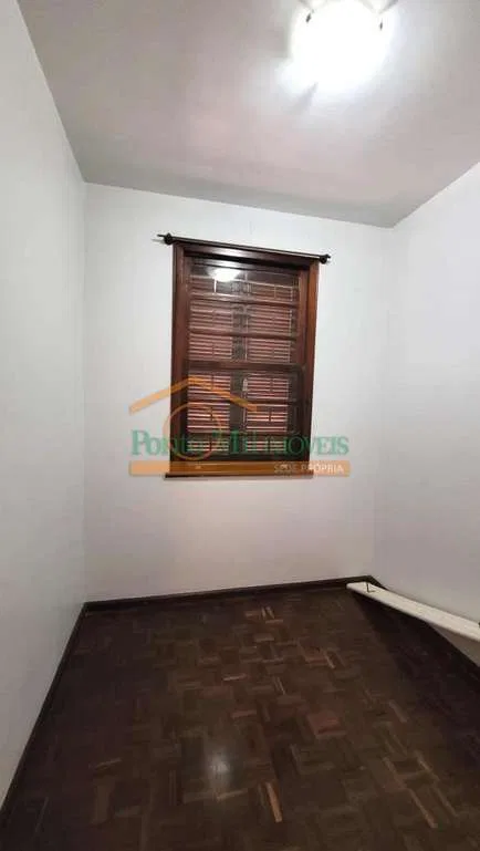 House with 3 bedrooms, 330 m² and 2 parking spaces — photo 3