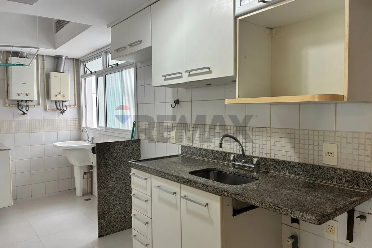 Квартира 90 м² із заскленим балконом та видом на гори — photo 15