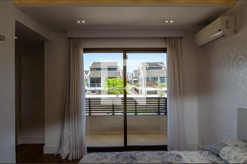 Casa de 4 quartos com 234 m² e 6 banheiros — photo 22