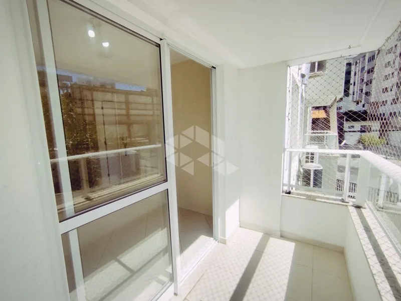 3-bedroom apartment in a building with a pool — photo 9