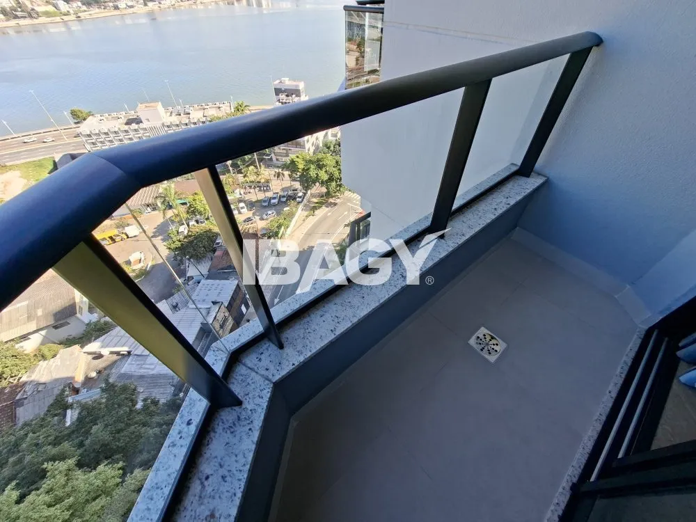 Studio with a glassed-in balcony and open-plan kitchen — photo 243