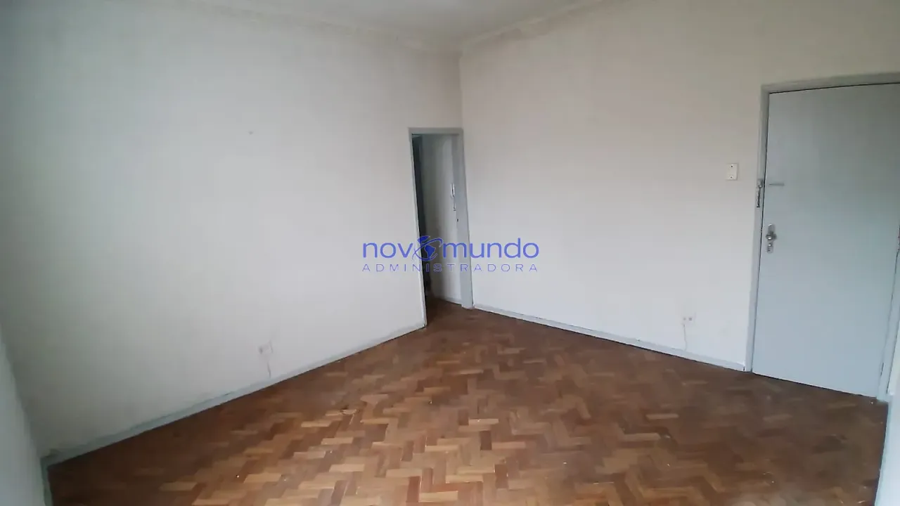 Квартира з 2 спальнями та дерев’яною підлогою — photo 8