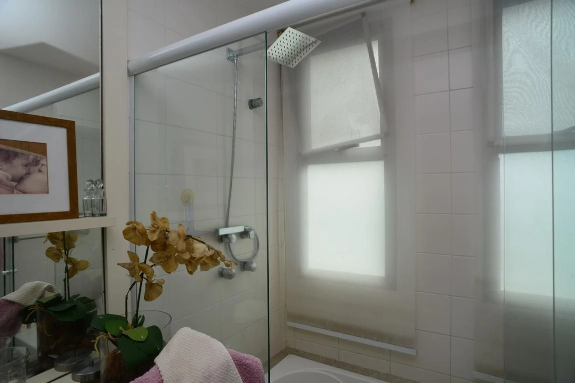 Furnished apartment with 4 en-suites and 5 bathrooms — photo 46