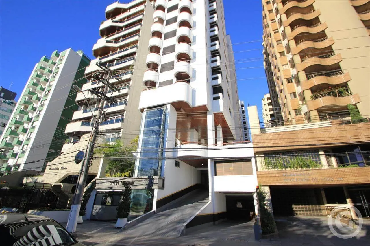 2-bedroom apartment with a water view in Florianópolis — photo 11