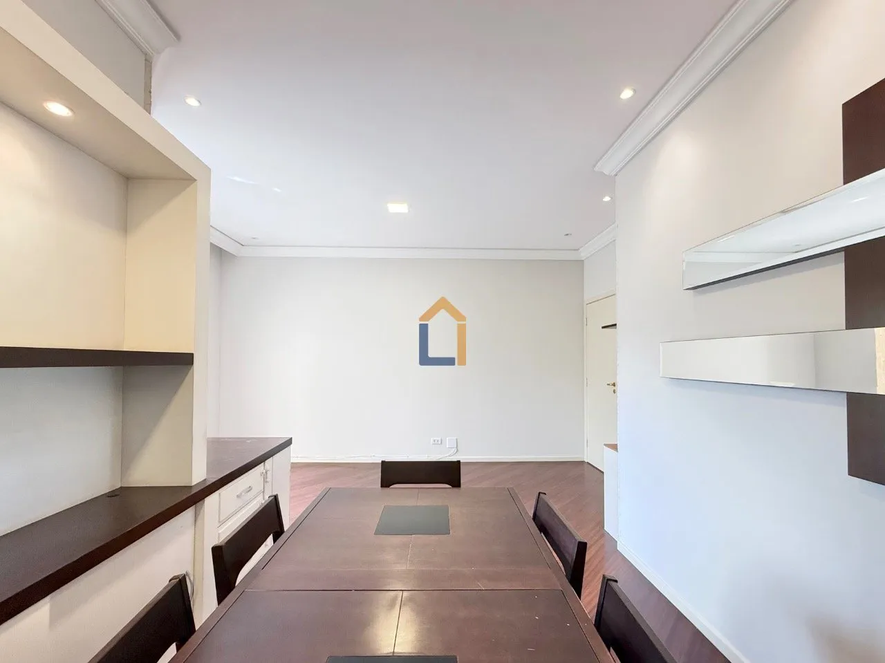 3-bedroom apartment with a washing machine in Curitiba — photo 21