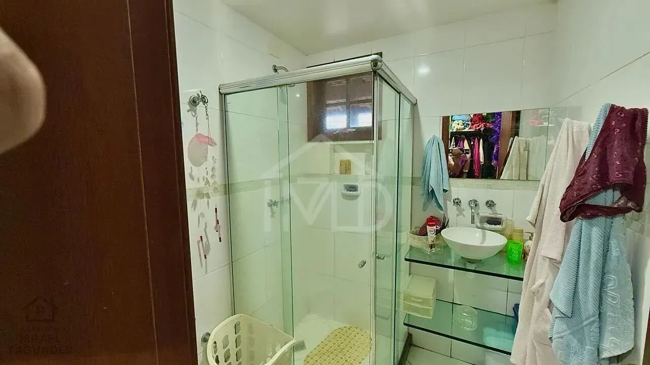 Casa mobiliada com 4 quartos e 5 banheiros, 806 m² — photo 17