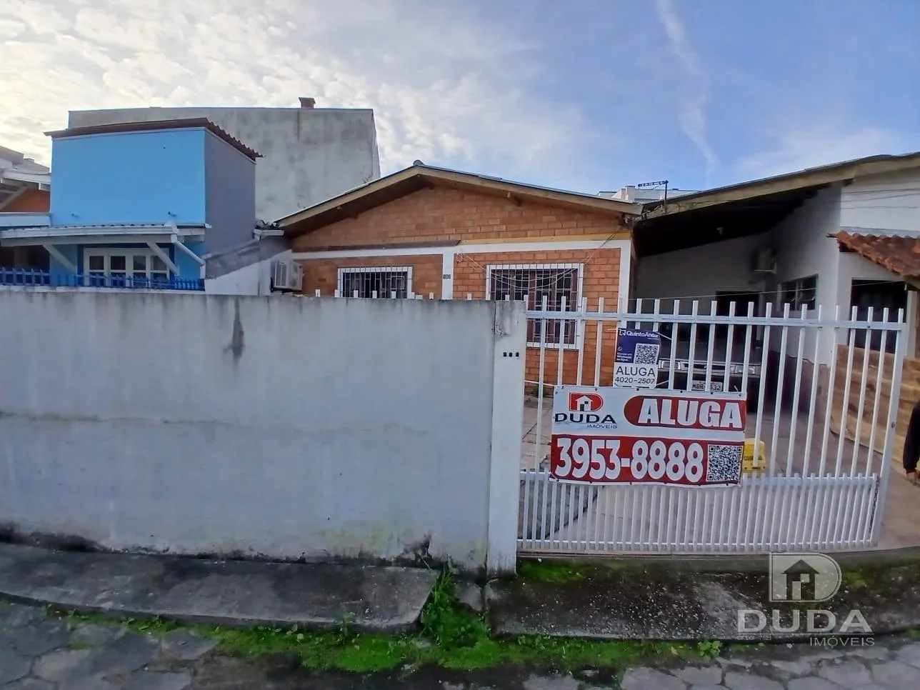 Casa amueblada con cocina cerrada y fogón a gas — photo 12