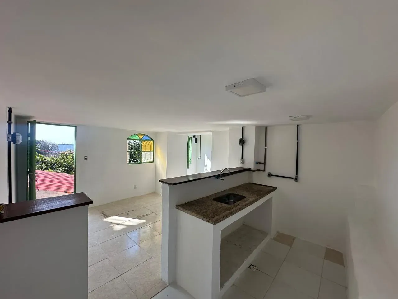 Unfurnished house with 2 bedrooms and mountain views