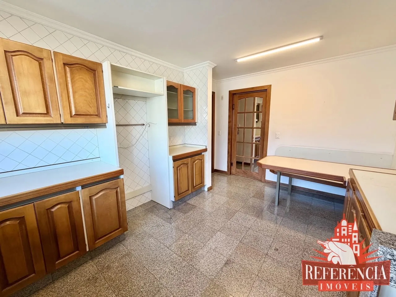 3-bedroom unfurnished apartment with a glass balcony and 2 parking — photo 40