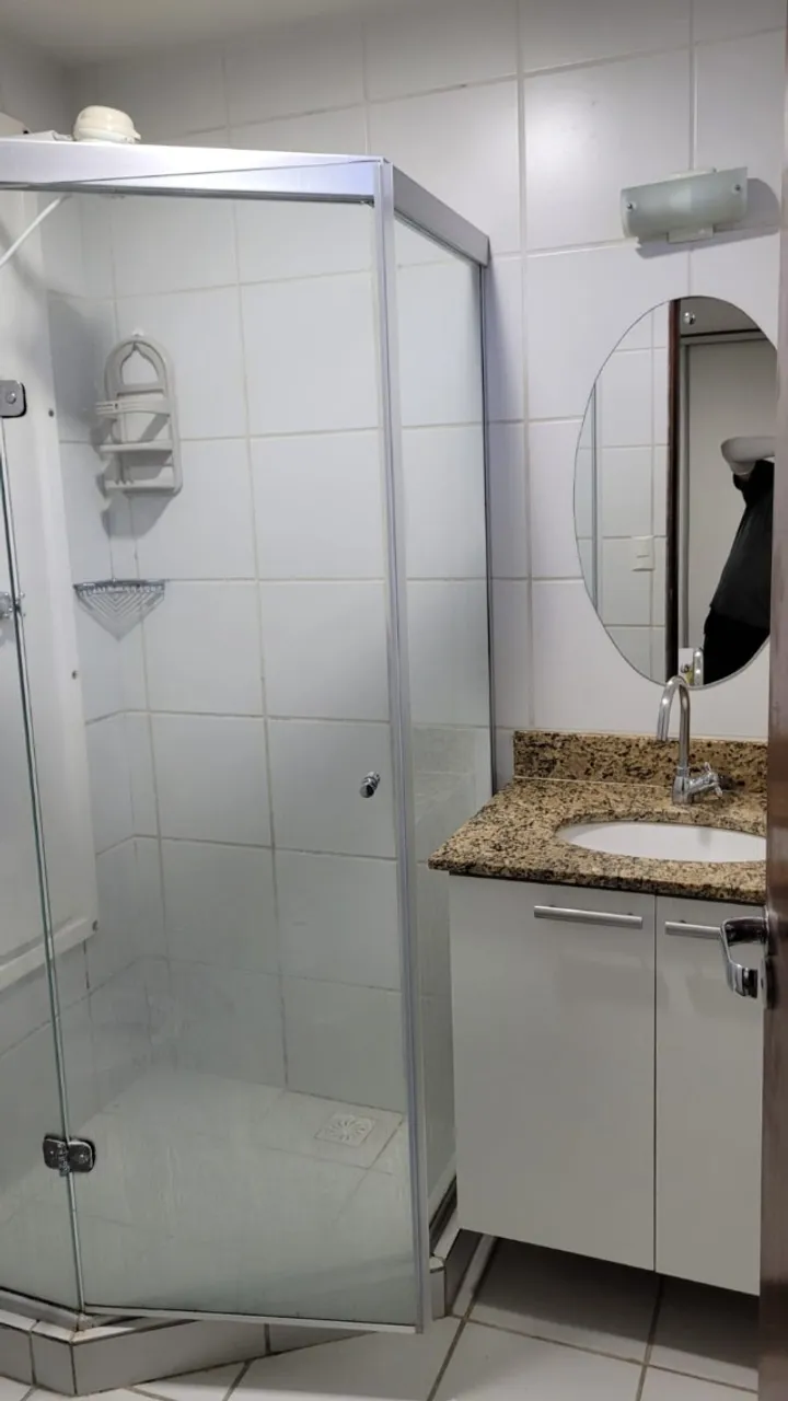 3-bedroom apartment with laundry area — photo 2