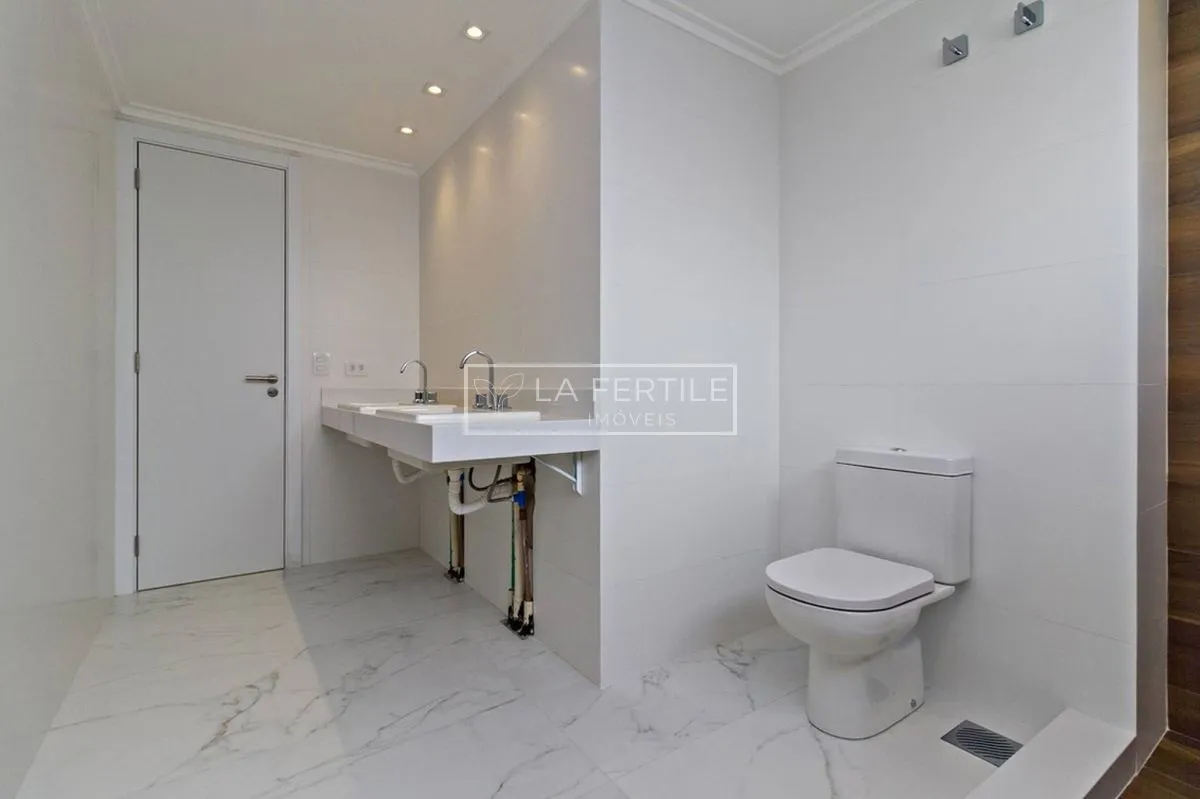 Apartamento de 3 dormitorios con 3 baños y 158,14 m² — photo 41