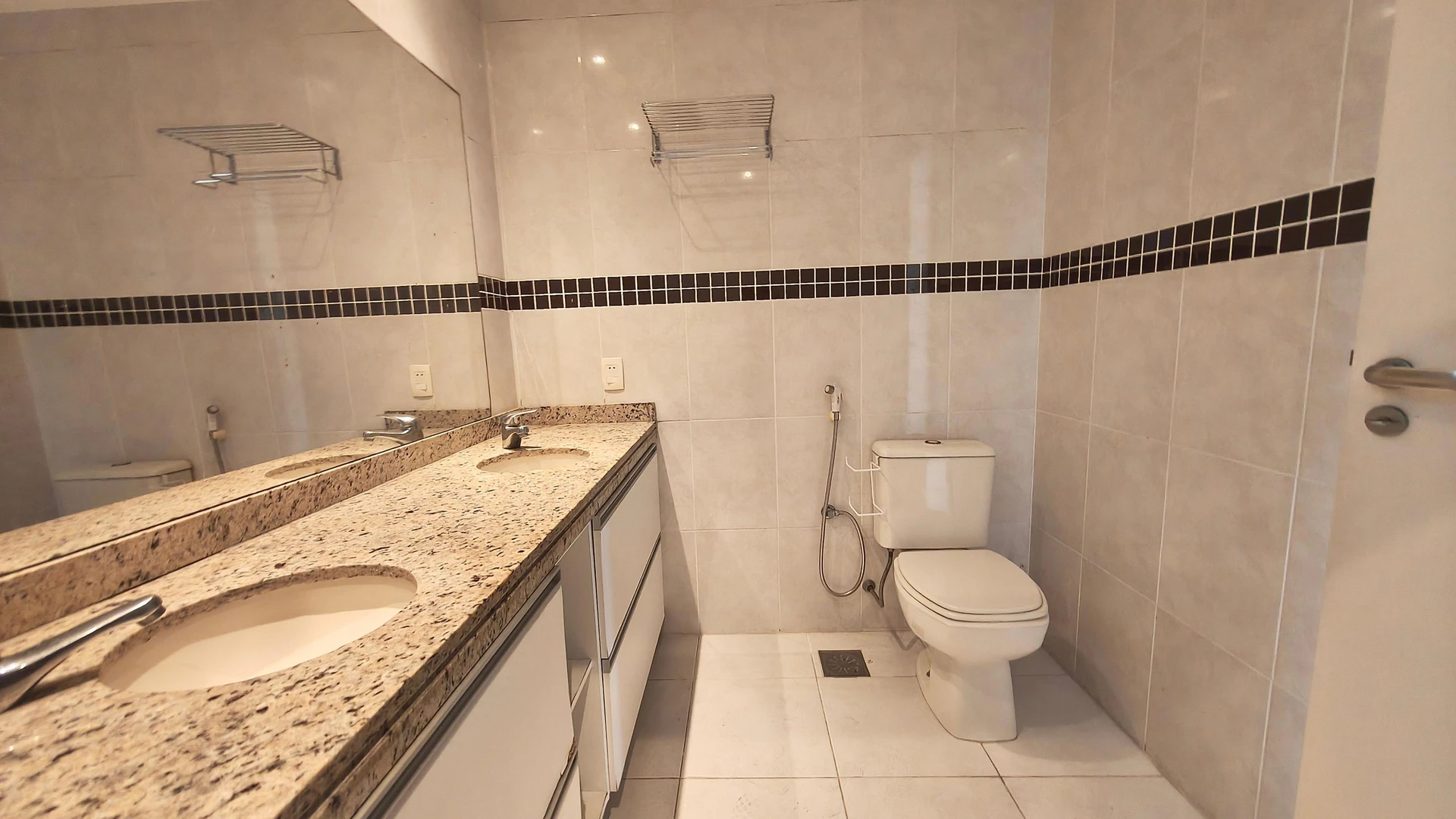 5-bedroom apartment with a washing machine in Rio de Janeiro — photo 78