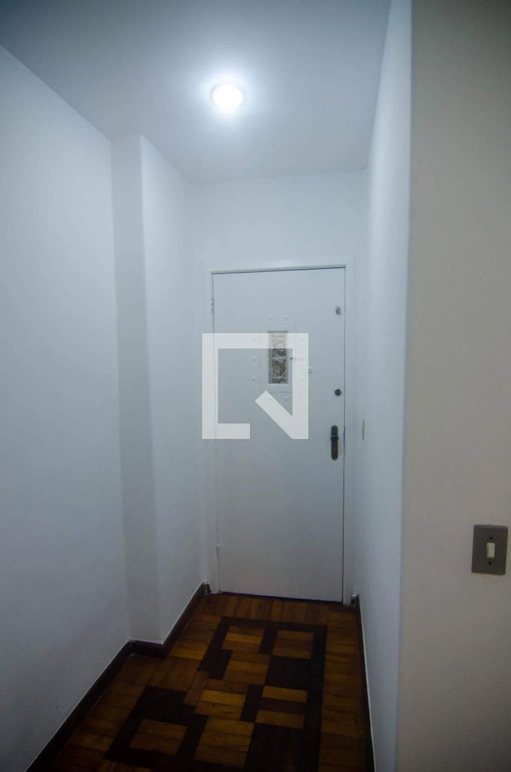 Квартира з 3 спальнями та дерев'яною підлогою або ламінатом — photo 35