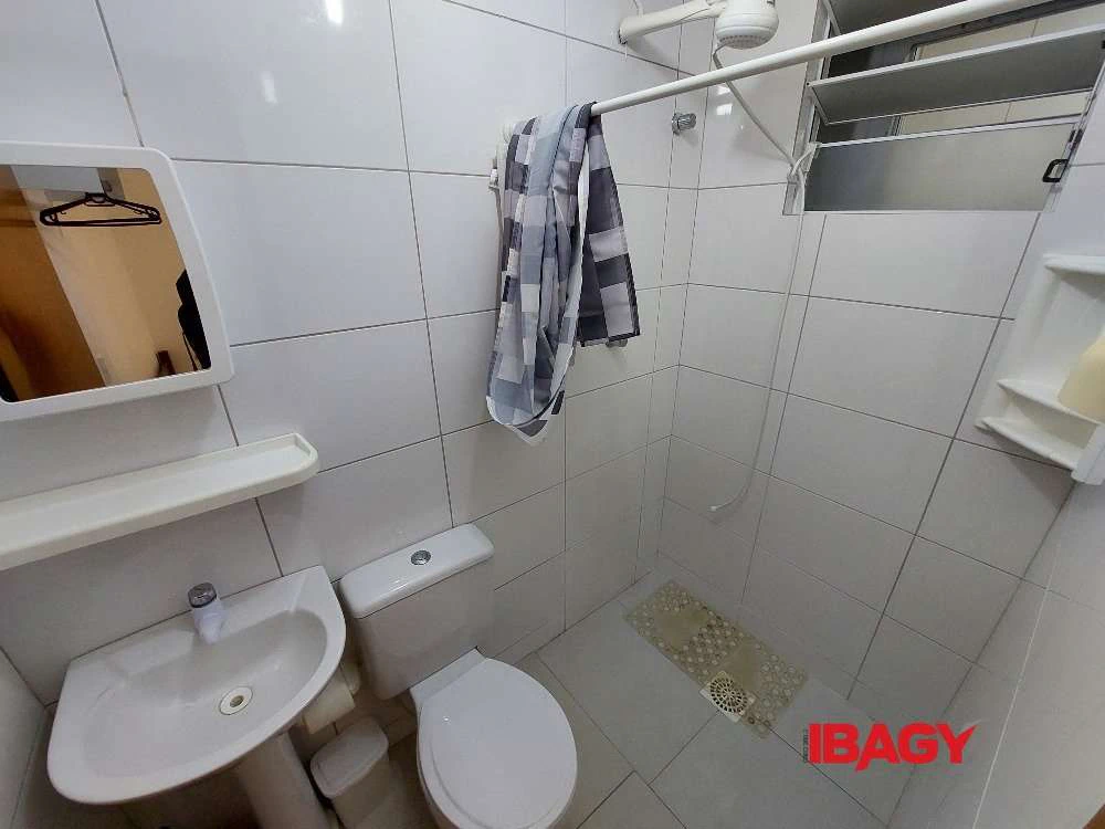 Unfurnished studio with electric showerhead and 19 m² — photo 4