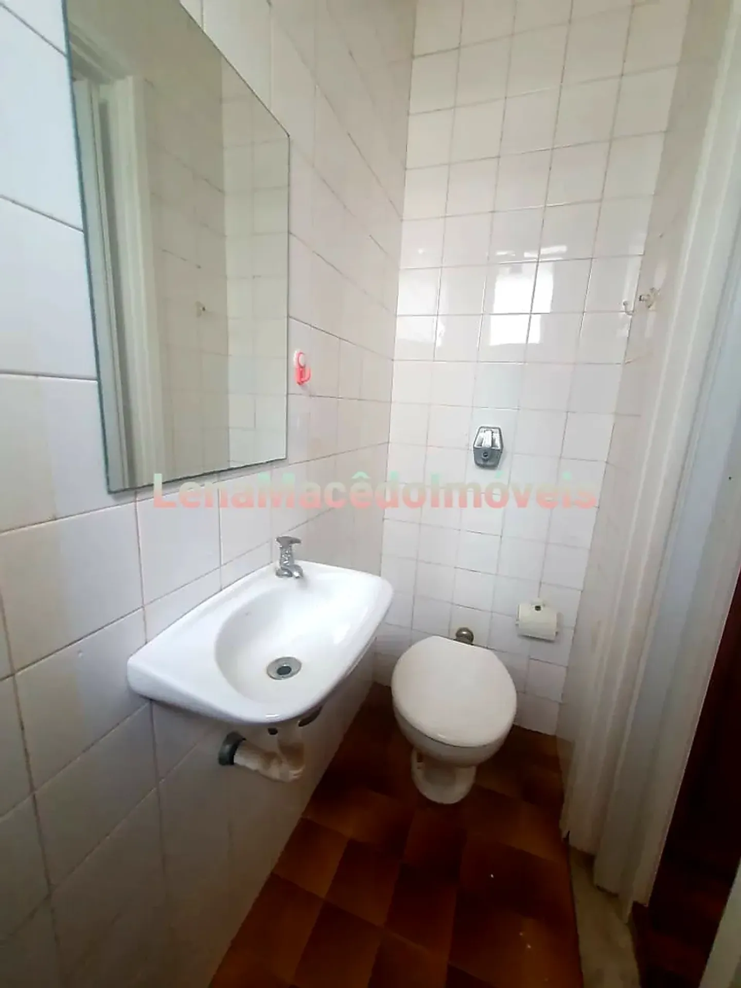 4-bedroom apartment with balcony and 1 parking space — photo 43