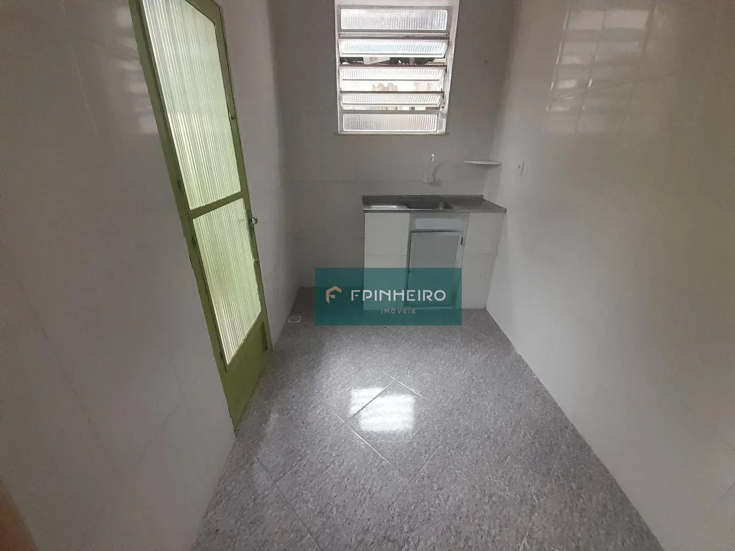 Casa com 2 dormitórios, 1 banheiro e varanda — photo 23