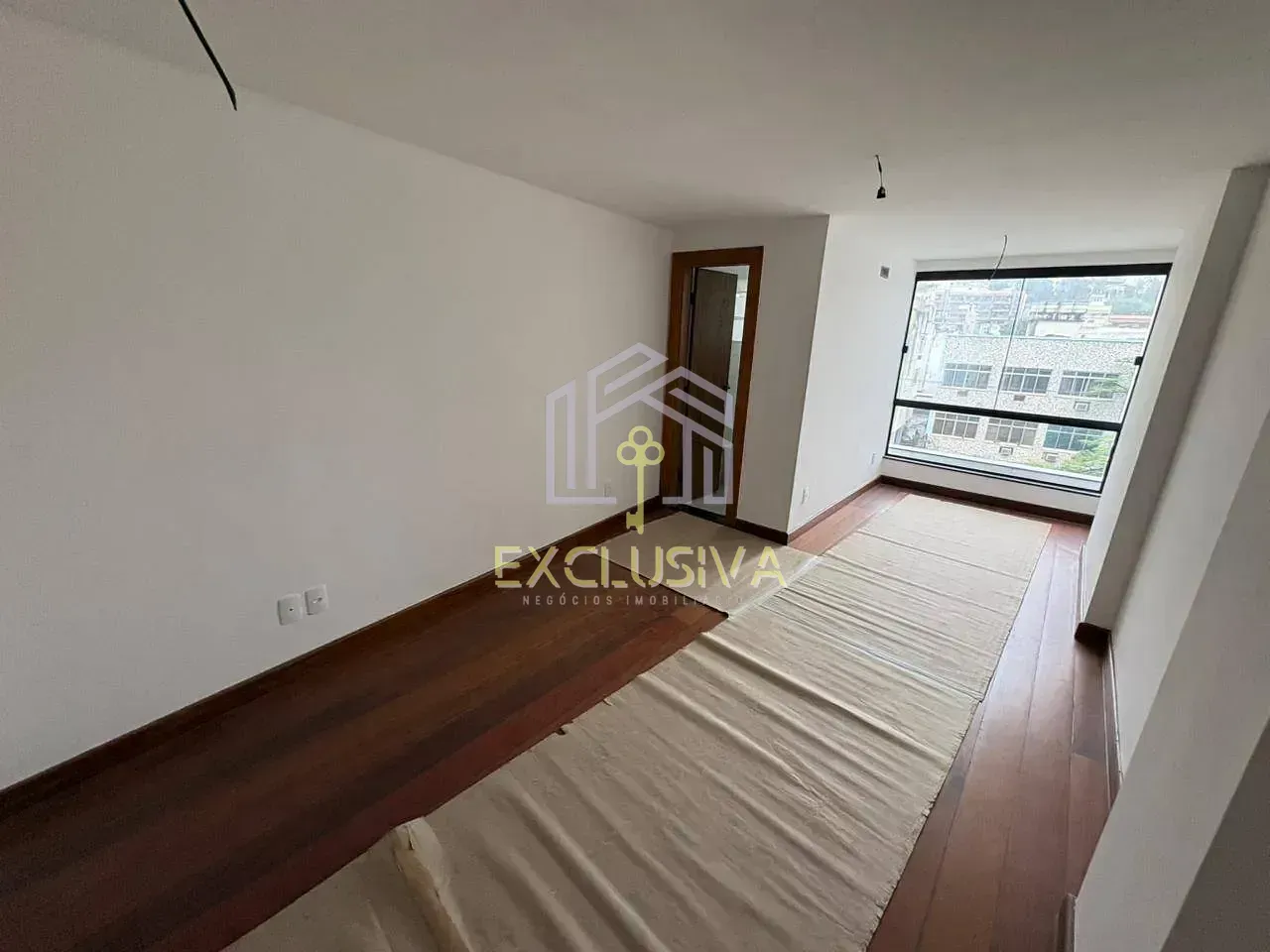 Triplex house with 5 bedrooms and 5 bathrooms — photo 4