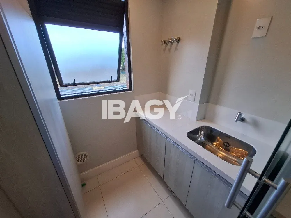 Furnished 60 m² studio with 1 parking space and balcony — photo 5